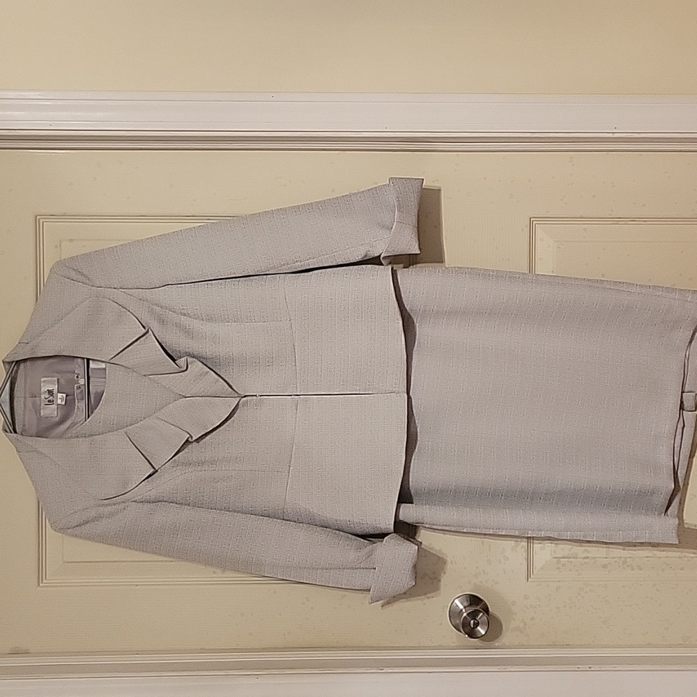 Le Suit light grey 2 pc. Set